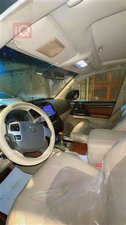 تۆیۆتا لاند کروزەر